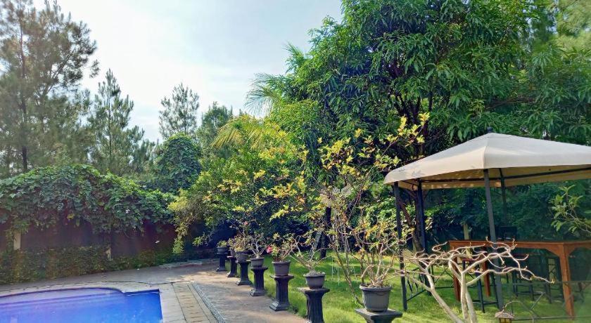 Villa Gathering Yuni Syahla Citaringgul Dış mekan fotoğraf