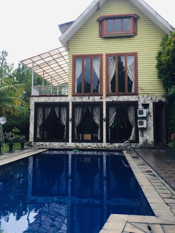Villa Gathering Yuni Syahla Citaringgul Dış mekan fotoğraf