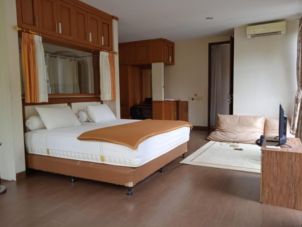 Villa Gathering Yuni Syahla Citaringgul Dış mekan fotoğraf