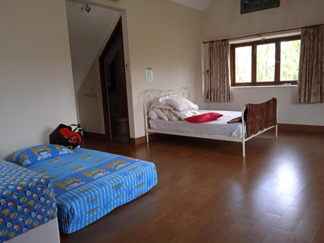 Villa Gathering Yuni Syahla Citaringgul Dış mekan fotoğraf